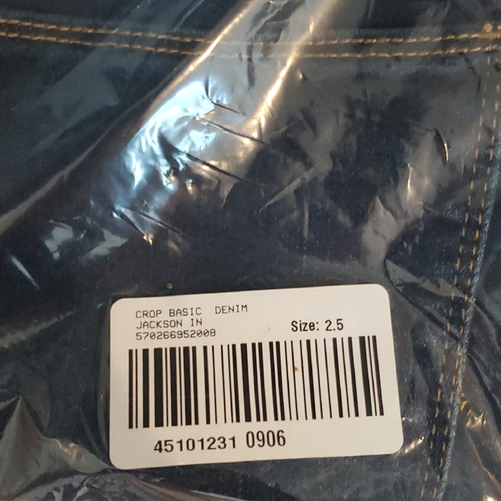 Chico's Dark Blue Denim Capri